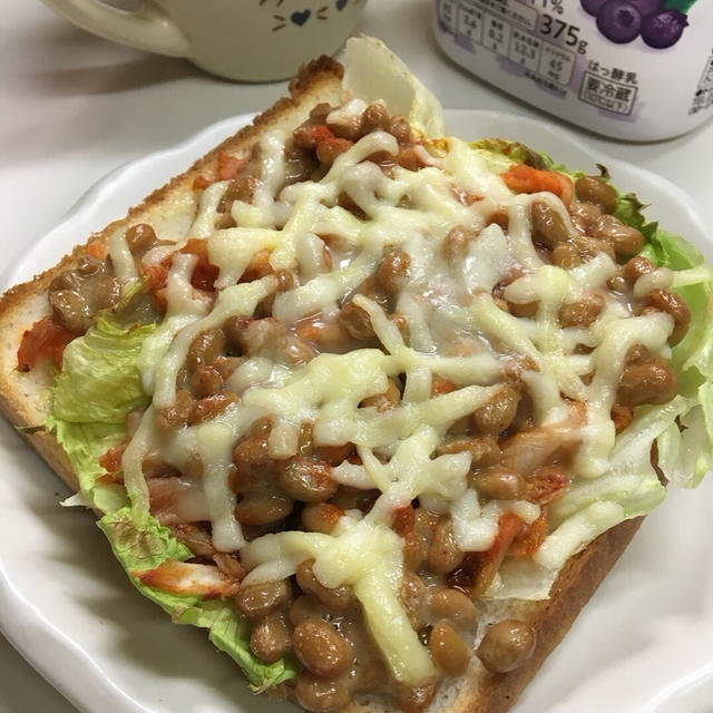 パンミミキムチ納豆チーズのっけパン