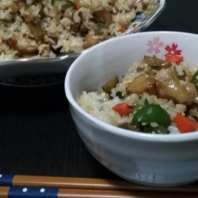 ごぼうと鶏もも肉の中華風混ぜご飯