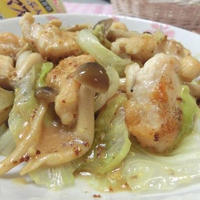 レタスときのこをたっぷりと♪　鶏むねのハニーマスタード炒め