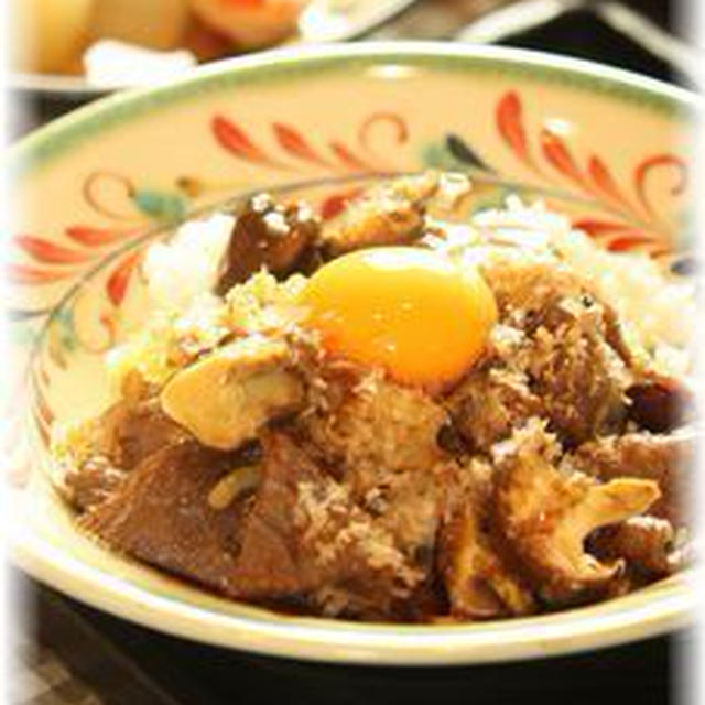 きのこ　おかか　牛丼。　と　献立。