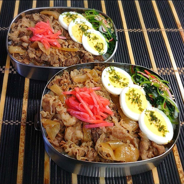 母とムスコのラブラブおソロ♪モリモリ牛どーん弁当