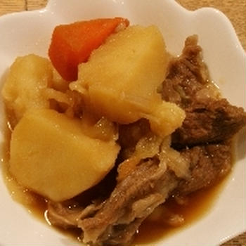 スジ肉の肉じゃが+ゴーヤのカレーチャンプル