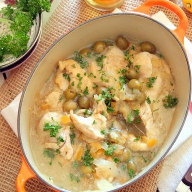 Chicken Braised with Green Olives and Preserved Lemons鶏肉の緑オリーブと塩漬けレモン煮込み