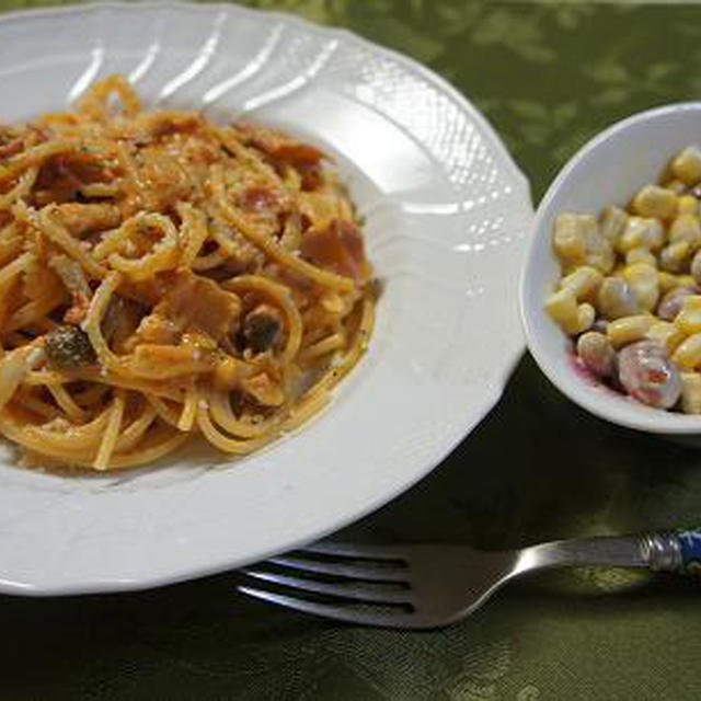 ベーコンとしめじのトマトクリームソーススパゲッティ