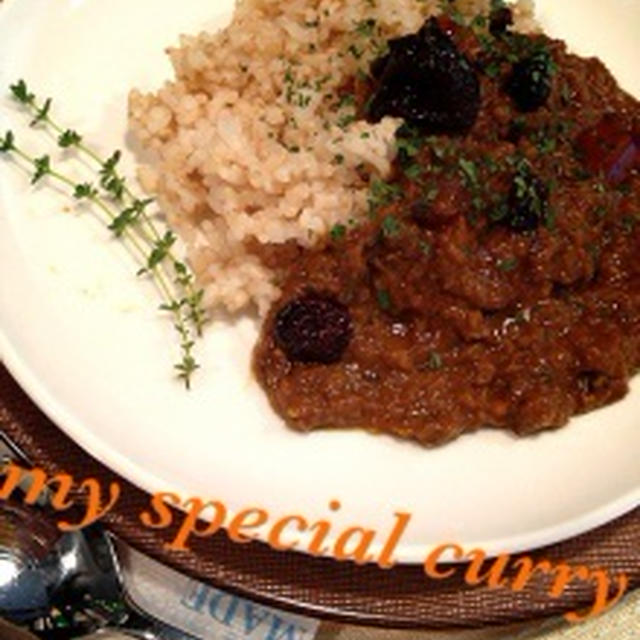 夏野菜カレーを本格的に作るにはあれを入れると簡単にできちゃいます♪