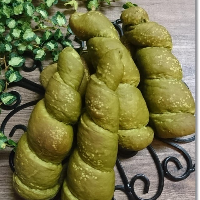 コロネのクリスマスツリーパンになる予定が…と少し早いプゼレント！