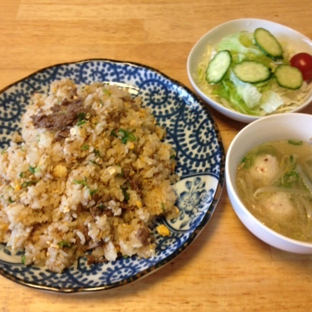 今日のお昼はガーリック炒飯～