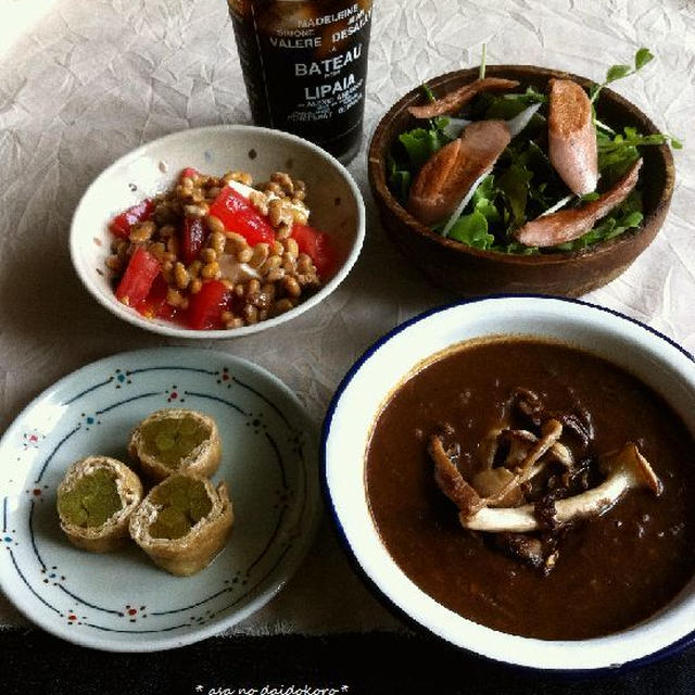 カレーとふきの揚げ巻き煮物の朝ごはん