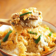 サバたま丼　、　サバ缶でたまごとじ丼　、　電子レンジで作るから簡単です。