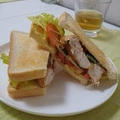 鶏胸肉とバジルのサンドイッチ（Sandwich with Chicken Breast and Basil）