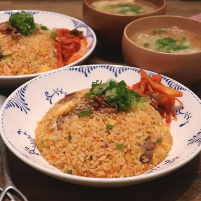 簡単☆豚肉がゴロゴロ入ったキムチチャーハン
