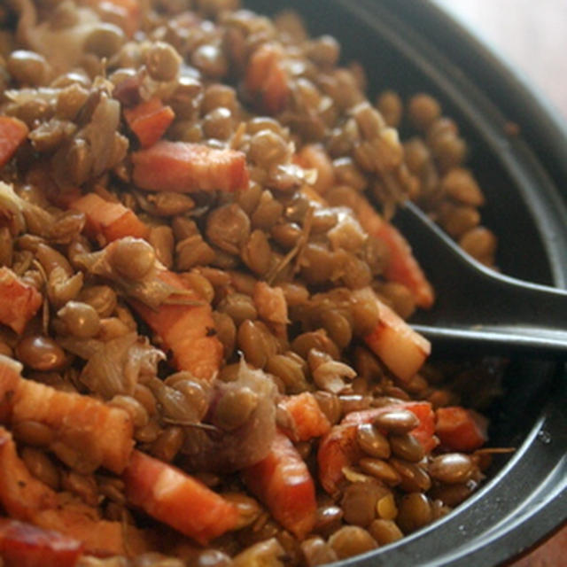レンズ豆とベーコンの煮込み　ハーブ風味