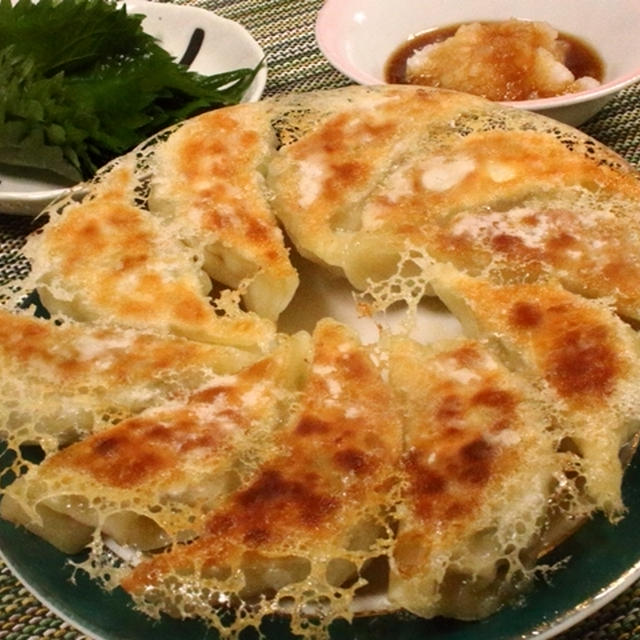 娘と作った焼き餃子とスープ水餃子♪