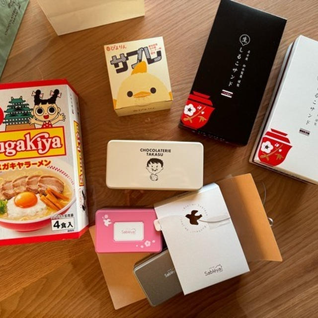 お友達が遊びに来た　猫たちも間違える似た者お友達です♪