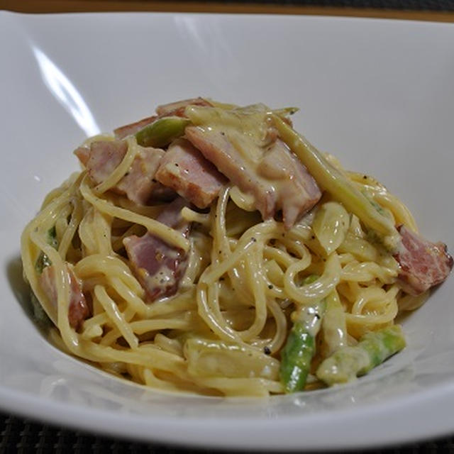 アスパラとベーコンのクリームパスタ