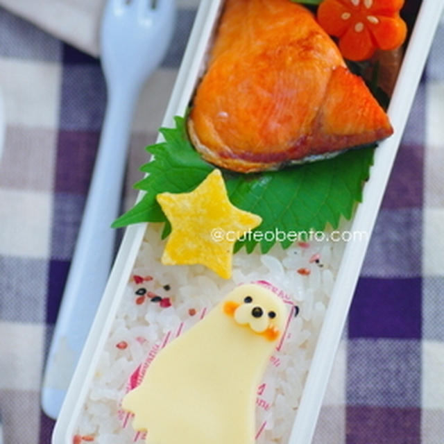 足の型からあざらしくんのキャラ弁
