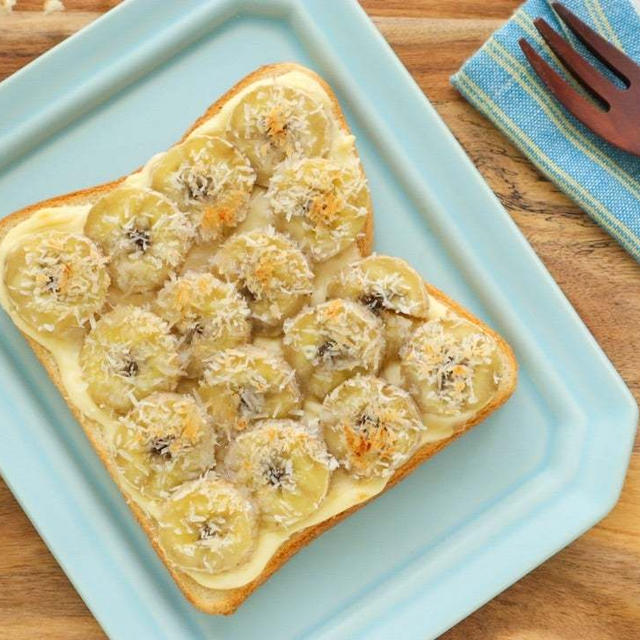 ＊【macaroni】あま～い香りで常夏気分♪バナナのココナッツチーズトースト＊