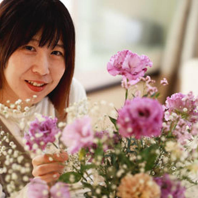 女性のポートレート　カメラの位置で表情が変わります。