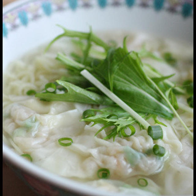 海老ワンタン麺と四つ葉のクローバー