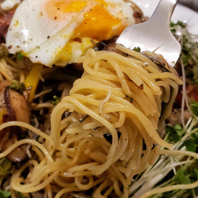 冷蔵庫整理のための「ちりめんじゃこパスタ」と、モンブランケーキ🍰