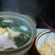 ■昼麺【頂き物の「オカベのほっと麺」を土鍋でぶっかけ肉うどんに。】