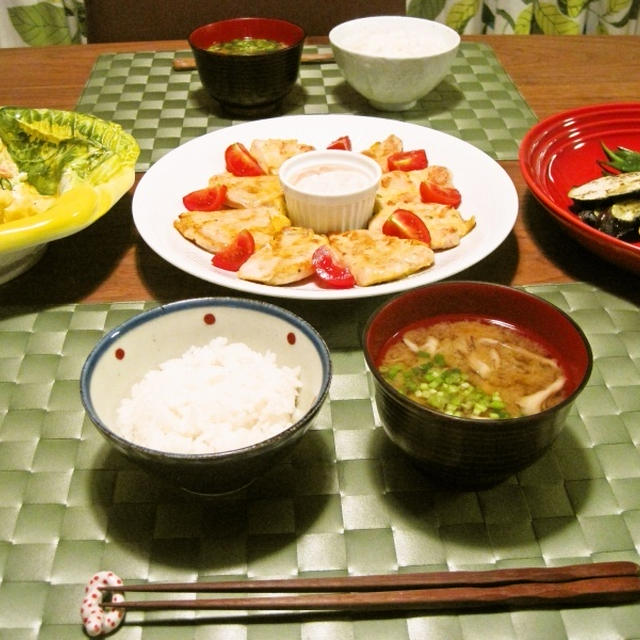 鶏ささみのピカタ　オーロラヨーグルトソース