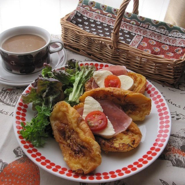 朝カフェ♪ロールパンでパルメザンフレンチトースト