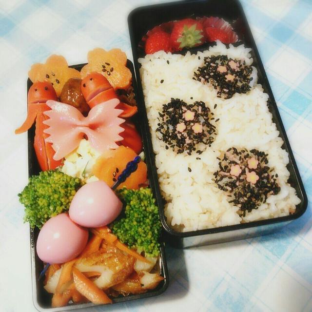 旦那の夜勤のお弁当！と綺麗に咲いた桃の花♪