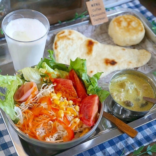 カルディで『インドカレー屋さんの謎のドレッシング』を買ってセットを作ってみた♪＆携帯💦