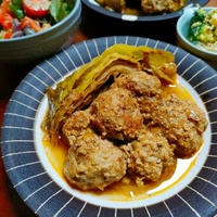 コトコト煮るだけ♪肉団子とキャベツのカレー煮