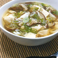 小分けパックで簡単！たっぷり豆腐を食べるおかずスープ。