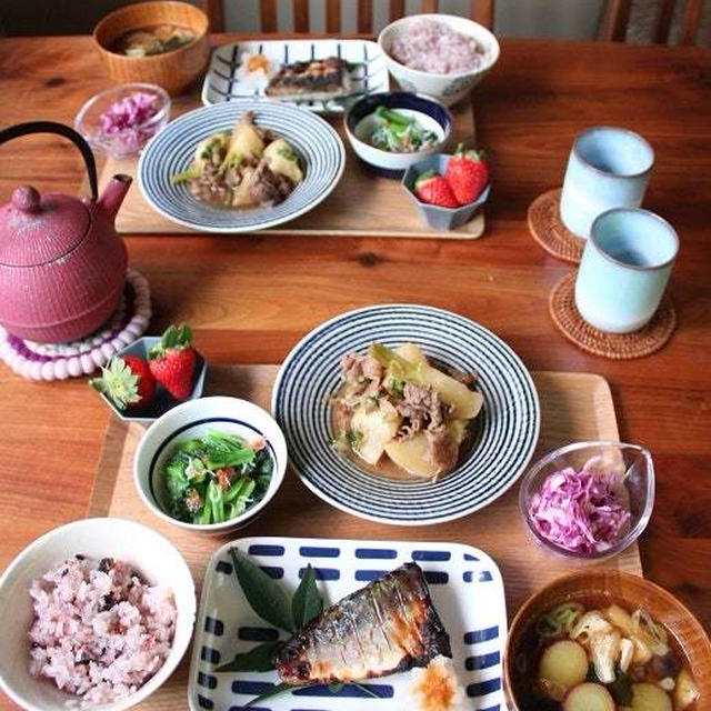 さばの塩麴焼き。牛肉とかぶの煮物とか。