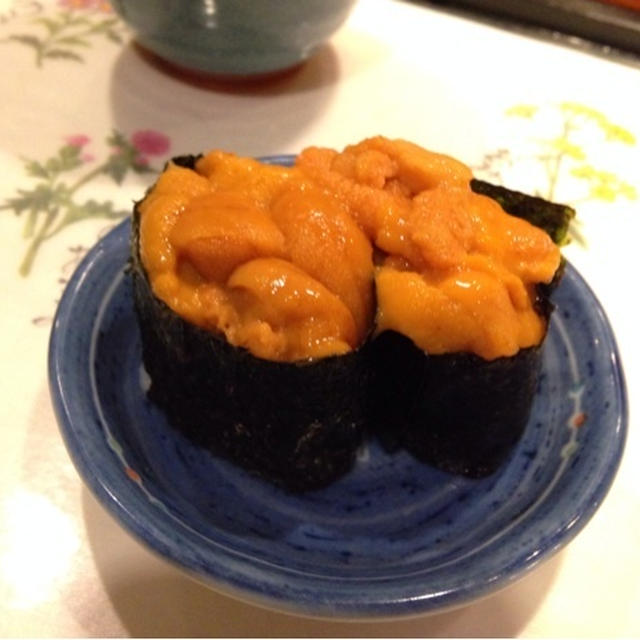 ご褒美ご飯：トロの握り～ウニの軍艦、〆のガトーショコラ♪