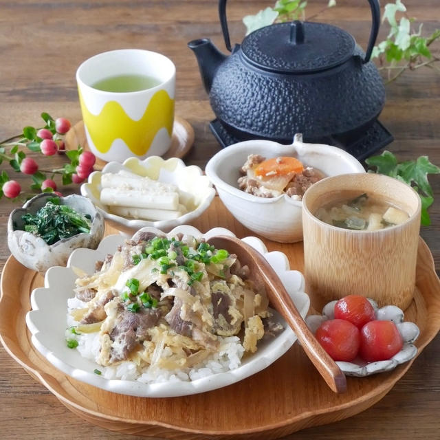 他人丼と作り置きで昼ごはん