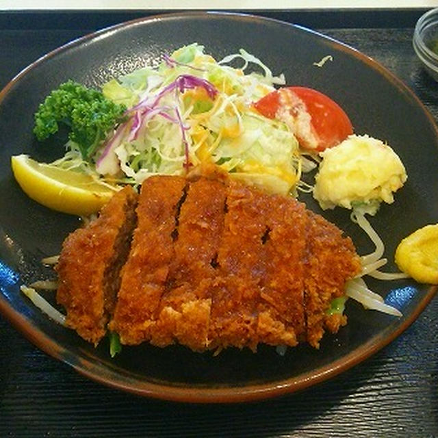 洋食屋さんの牛ヒレカツ　　けんちん　蒸し豚しゃぶ