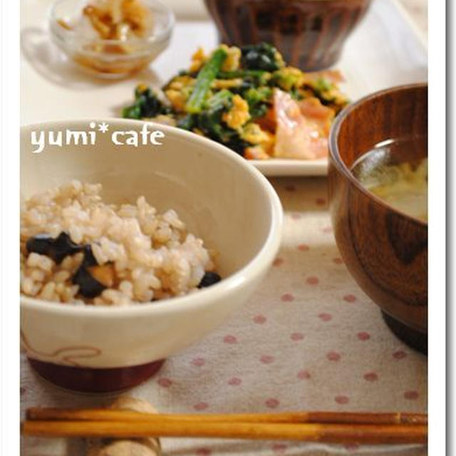 朝ごはん*ほうれん草と玉子のコンソメ炒め