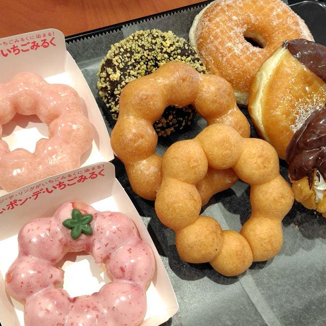 マック脳に痺れる甘さでした(*^^*)ミスドの白いポンデいちごみるく