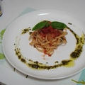 トマトの冷製パスタとレタスサラダ（Chilled Linguini with Tomato Sauce, and Lettuce Salad）