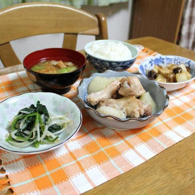 鶏手羽と大根の煮付けと長芋ときのこの炒めものでうちごはん（レシピ付）