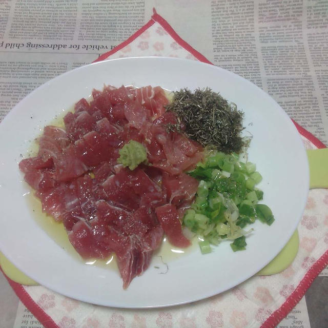 メバチマグロのすき身でカルパッチョ風