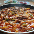 チャグリチゲ♪豚肉とじゃがいものコチュジャン炒め煮。韓国の人気レシピ動画も