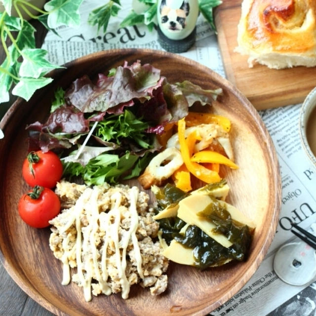 朝カフェ☆りんごのちぎりパンモーニング･飛行犬？！