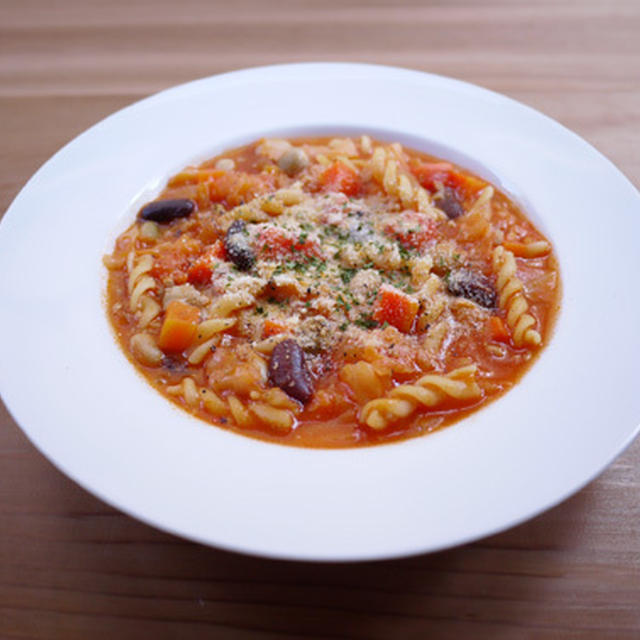 フレッシュトマトのミネストローネ