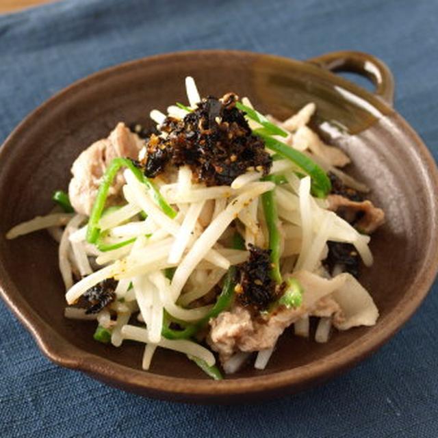 もやしと豚肉の海苔ラー油蒸し＆海苔ラー油のっけ卵かけごはん