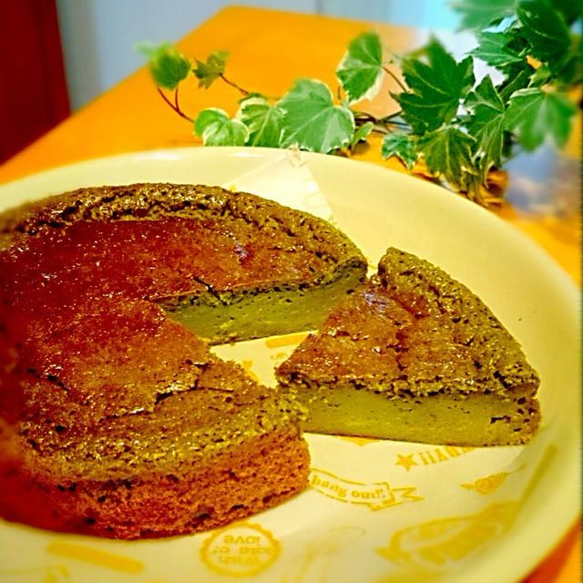 ともさんのワンボウルで☆水切り不要ヨーグルトとHMで簡単抹茶のベークドチーズケーキ〜