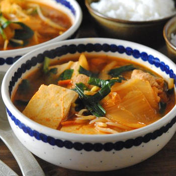 簡単☆豚キムチ豆腐汁
