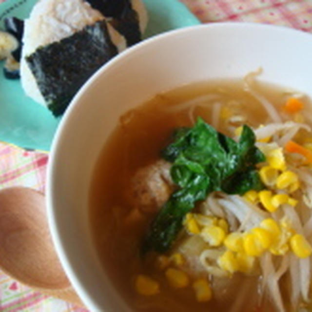 鳥ひき団子と野菜たっぷりスープ