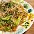 ジメジメして気怠いですが…  ソース焼きそば焼きました！