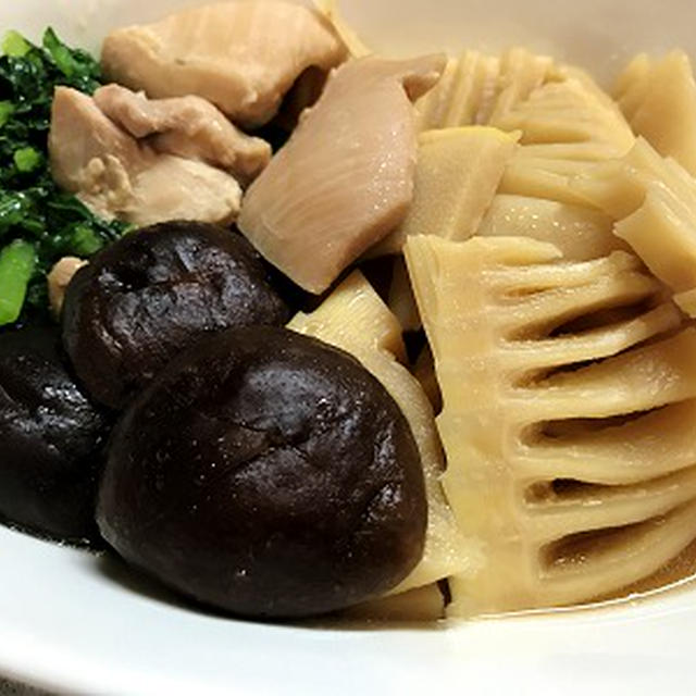 タケノコの煮物＆緑色のミョウガタケ♪