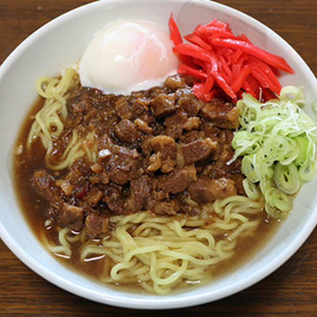ご飯の代わりに麺で「魯肉麺」